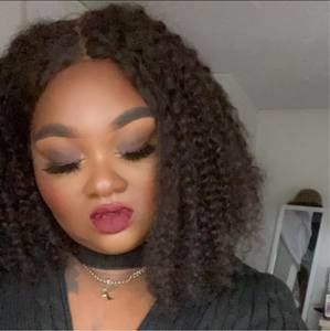 Meet your Posher, Ebony